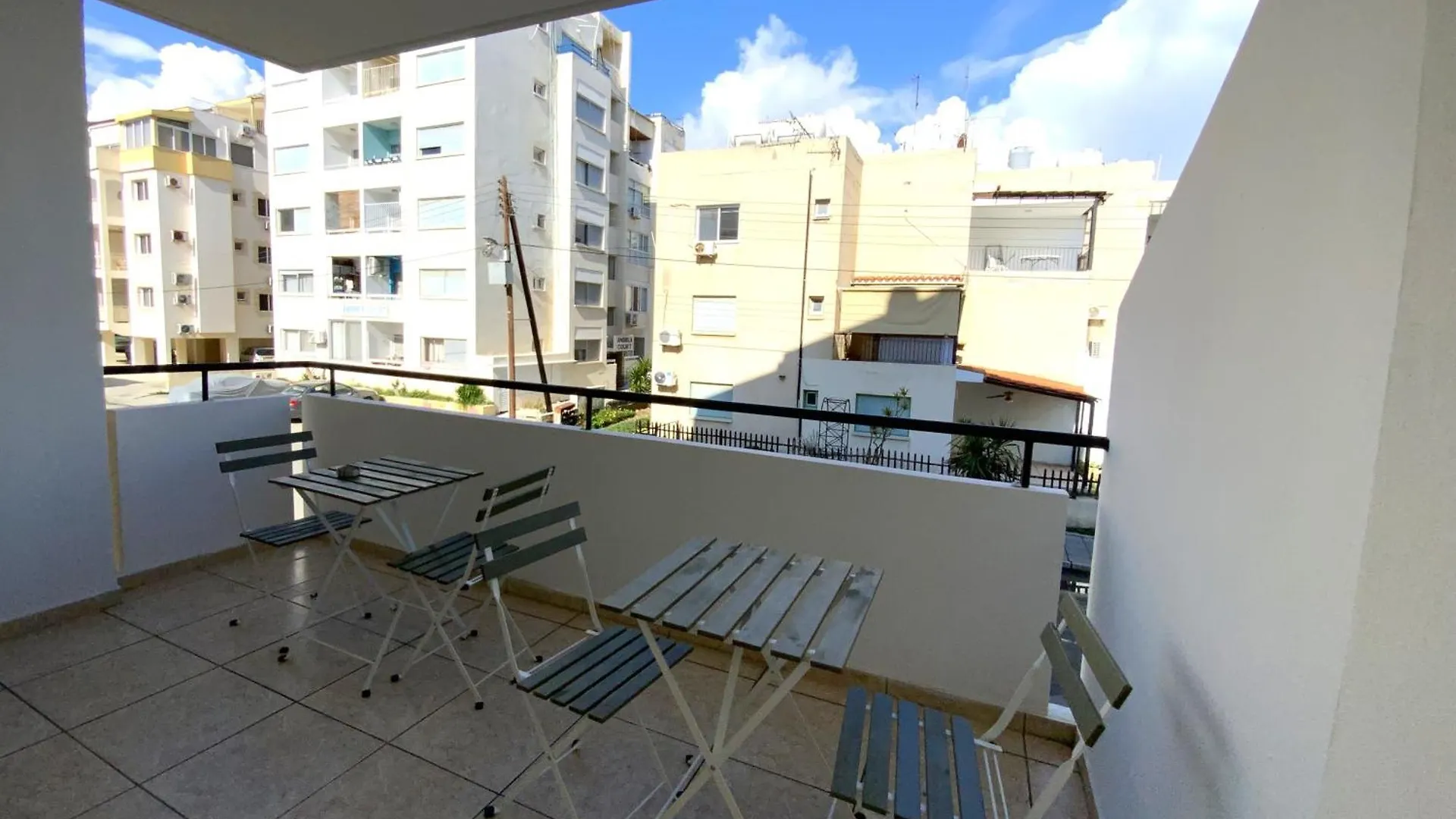 شقة 2 Cozy Apts, Fast Internet, 5 Min Walk To Beach! لارنكا