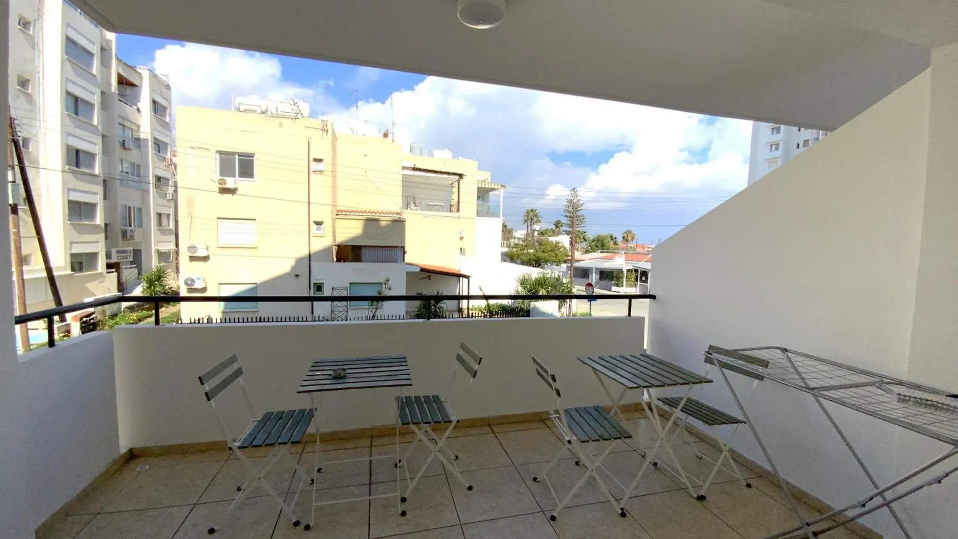 2 Cozy Apts, Fast Internet, 5 Min Walk To Beach! لارنكا